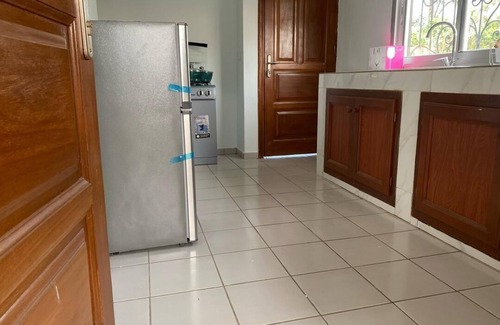 Yaounde Casa | Charming 2-bedroom apartment with WiFi, AC, Garden in Odza Borne 12, Yaounde