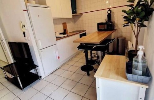 Chateauvert Apartamento | Charming 2-bedroom apartment 400m from station center