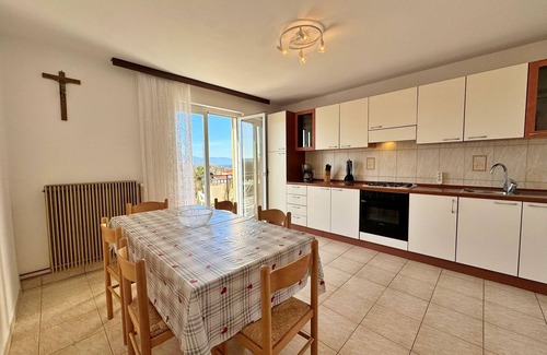 Barusici Apartamento | Charming 2-bedroom apartment with Sea View, Pets-Friendly in Ljutići
