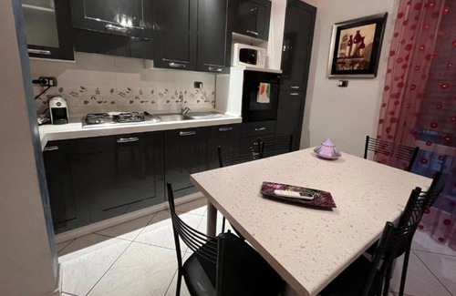 Mozzate Apartamento | Charming 2-bedroom apartment with completed kitchen, nera Milano, Como and Swiss