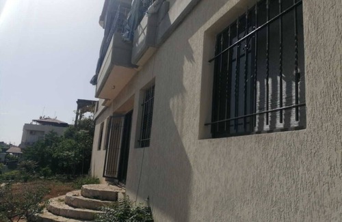Baabda Apartamento | Charming 2-bedroom apartment with WiFi, AC in lovely Kesrwan