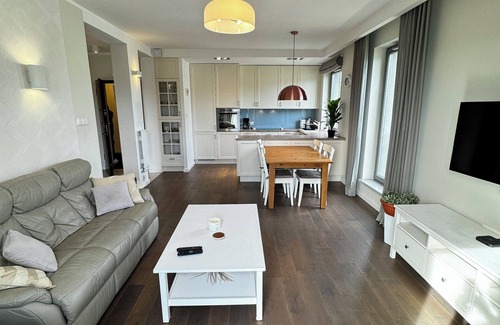 Fabryczna Apartamento | Charming 2- bedroom apartment with AC, WiFi in marvelous Wroclaw