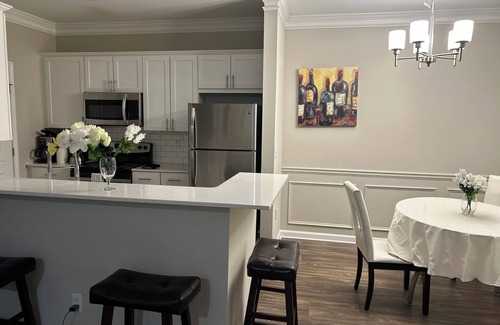 Lindridge-Martin Manor Apartamento | Charming 2-bedroom apartment in Buckhead ! Very safe location, free parking