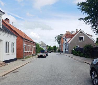 Hjørring Apartamento | Charming 2 bedroom apartment free parking