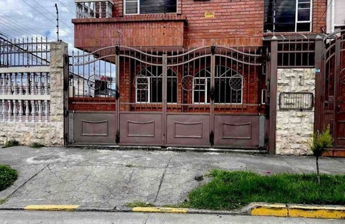 El Vecino Apartamento | Charming 2-bedroom apartment in cool Cuenca with WiFi