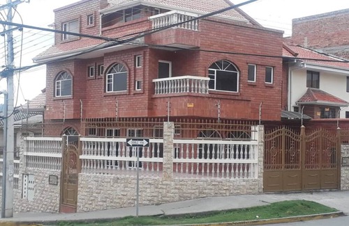 El Vecino Apartamento | Charming 2-bedroom apartment in cool Cuenca with WiFi