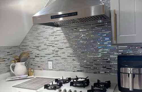 St. Marks Apartamento | Charming 2-bedroom apartment with AC, WiFi in marvelous Boston, close downtown
