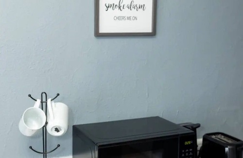Dayton Apartamento | Charming 2-bedroom apartment with WiFi, AC in gorgeous Dayton [Apt 3]