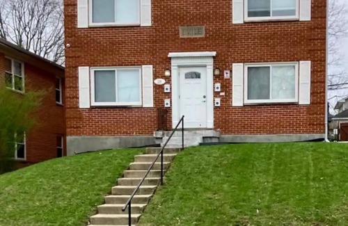 Dayton Apartamento | Charming 2-bedroom apartment with WiFi, AC in gorgeous Dayton [Apt 3]