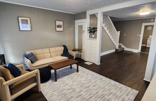 Kokomo Apartamento | Charming 2-bedroom apartment with WiFi, AC in Kokomo