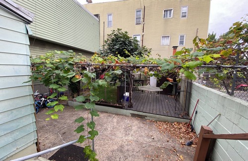 North Ironbound Apartamento | Charming 2-bedroom apartment with WiFi, AC in the Ironbound Section of Newark