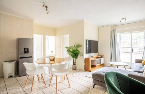 Korce Apartamento | Charming 2-bedroom apartment with AC, WiFi in fantastic Korçë