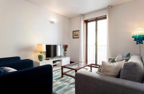 Santos Apartamento | Charming 2-Bedroom Apartment in the City Centre
