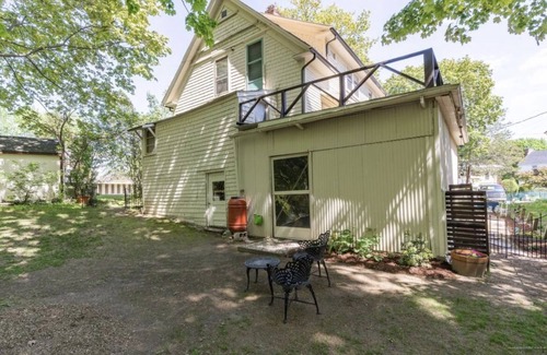 Auburn Apartamento | Charming 2 bedroom apt in quiet neighborhood