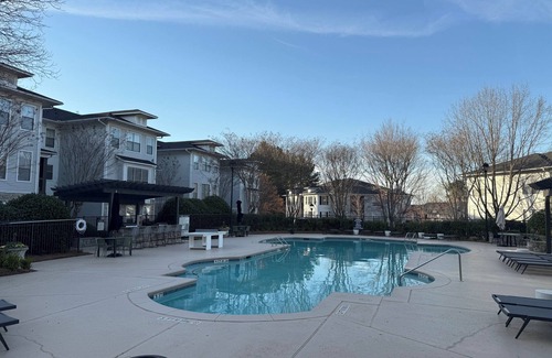 Kennesaw Apartamento | Charming 2-Bedroom Apt with WiFi & Fitness Room, Near Truist Park in Metro ATL