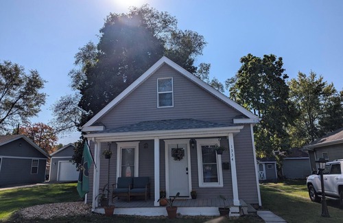 Northeast South Bend Casa | Charming 2-bedroom bungalow in South Bend, home of the Fighting Irish!