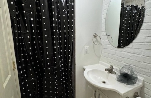 Adams Morgan Cama Y Desayuno | Charming 2-bedroom bed & breakfast in amazing Washington with WiFi, fitness room