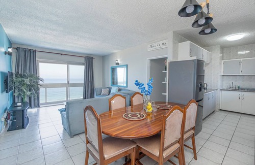 Kingsborough Apartamento | Charming 2-bedroom beachfront apartment with WiFi in Amanzimtoti