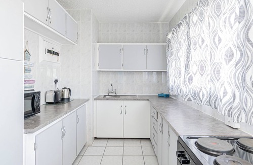 Kingsborough Apartamento | Charming 2-bedroom beachfront apartment with WiFi in Amanzimtoti