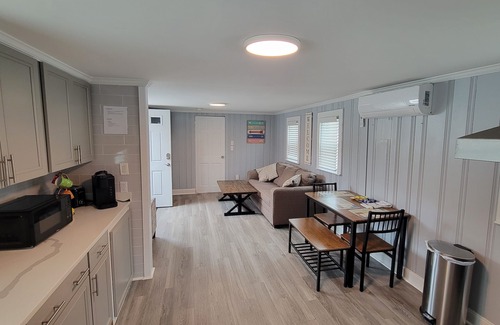 Wareham Center Casa | Charming 2-bedroom bungalow in brilliant Wareham with AC, WiFi.