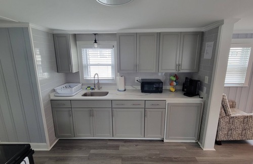 Wareham Center Casa | Charming 2-bedroom bungalow in brilliant Wareham with AC, WiFi.