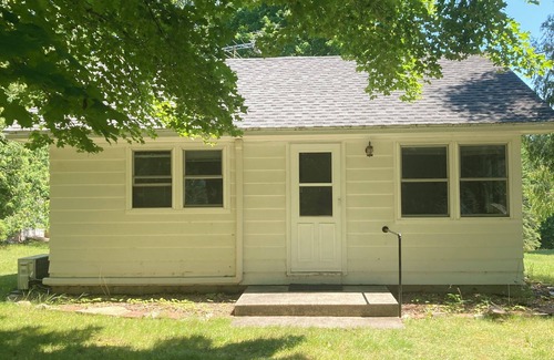 Fish Creek Cabaña | Charming 2-bedroom cottage in Fish Creek with AC, heat, WiFi