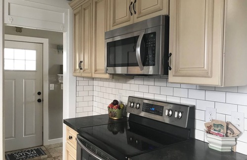 Hagerstown Cabaña | Charming 2-bedroom cottage with fenced yard pet friendly!