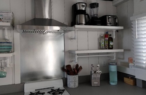 Phippsburg Cabaña | Charming 2-bedroom cottage on serene Popham Beach.