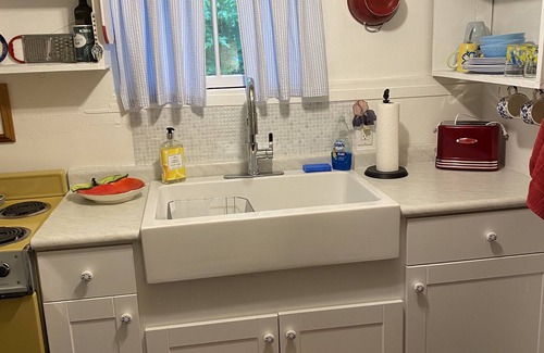 Pittsfield Cabaña | Charming 2-Bedroom Cottage with WiFi, AC in Quiet North Berkshire Location