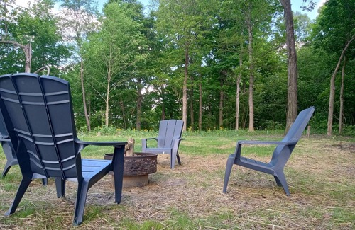 Lewisburg Cabina | Charming 2-bedroom cabin in Lewisburg with privacy, WiFi, AC