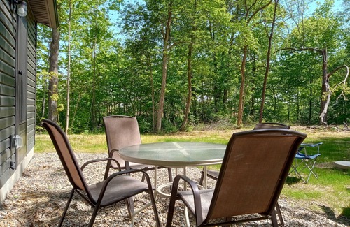 Lewisburg Cabina | Charming 2-bedroom cabin in Lewisburg with privacy, WiFi, AC