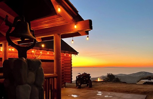 Stallion Springs Cabina | Charming 2-bedroom cabin with WiFi, AC in brilliant Tehachapi