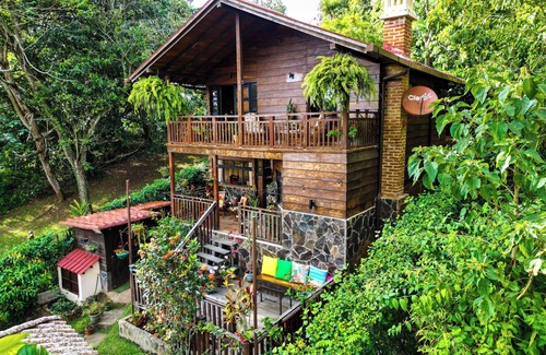 Juayua Cabina | Charming 2-bedroom cabin in private condominium