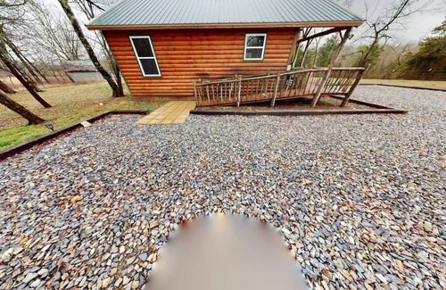 Pine Ridge Cabina | Charming 2-bedroom cabin with loft, Starlink internet, near 4x4 trails & river