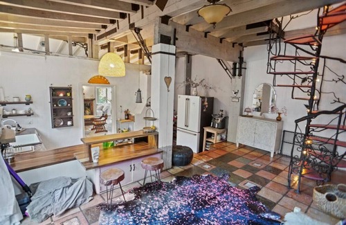 Topanga Casa | Charming 2-bedroom chateau with WiFi, fitness room in Topanga