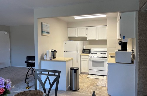 Annandale Condominio | Charming 2-bedroom condo with WiFi, AC in peaceful Annandale