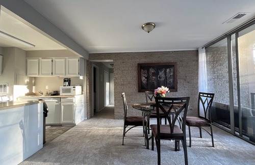 Annandale Condominio | Charming 2-bedroom condo with WiFi, AC in peaceful Annandale