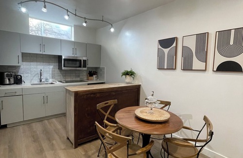 Little Italy Condominio | Charming 2-bedroom condo in the heart of Little Italy