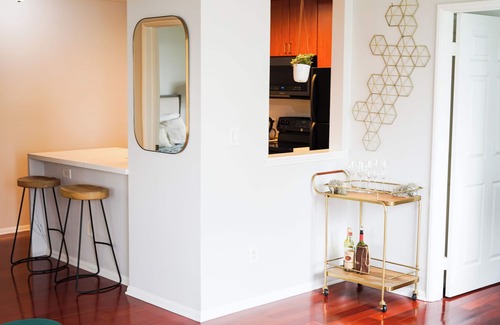 Little Italy Condominio | Charming 2-bedroom condo in Little Italy with Bay View