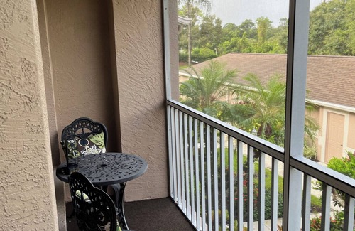 Sarasota Condominio | Charming 2-bedroom condo with WiFi on golf course in sunny Sarasota