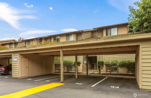 Tukwila Condominio | Charming 2-bedroom condo near SeaTac airport