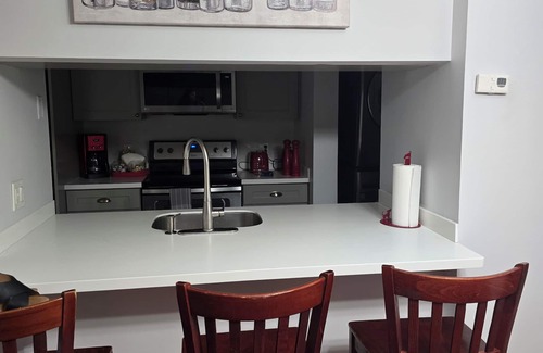 Stuart Condominio | Charming 2-bedroom condo with AC, WiFi in quaint Stuart