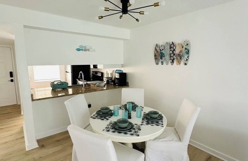 Temple Terrace Condominio | Charming 2-bedroom condo freshly renovated in wonderful Tampa USF