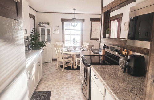 Franklin Cabaña | Charming 2-bedroom cottage in Franklin, NC in the Great Smoky Mountains