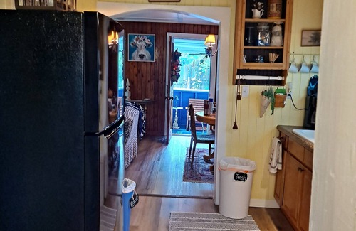 Micanopy Cabaña | Charming 2-bedroom cottage in nice Orange Lake with AC, WiFi