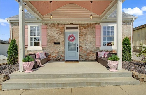 Waterloo Cabaña | Charming 2-bedroom cottage with Patio in Waterloo