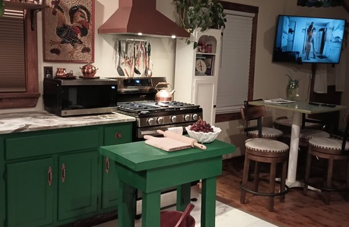 Lynn Casa | Charming 2-bedroom country house with AC, WiFi in Columbus