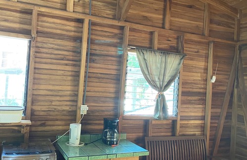 Cuajiniquil Cabaña | Charming 2-bedroom cottage in delightful Cuajiniquil with WiFi