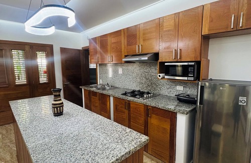 Las Terrenas Villa | Charming 2-bedroom villa with AC and WiFi in Las Terrenas 5 mins from beach