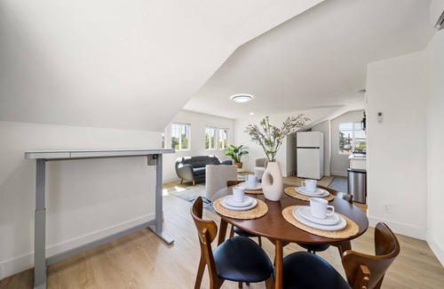 Alhambra Casa | Charming 2-Bedroom Family Home in LA/Great Location with Complimentary Parking!